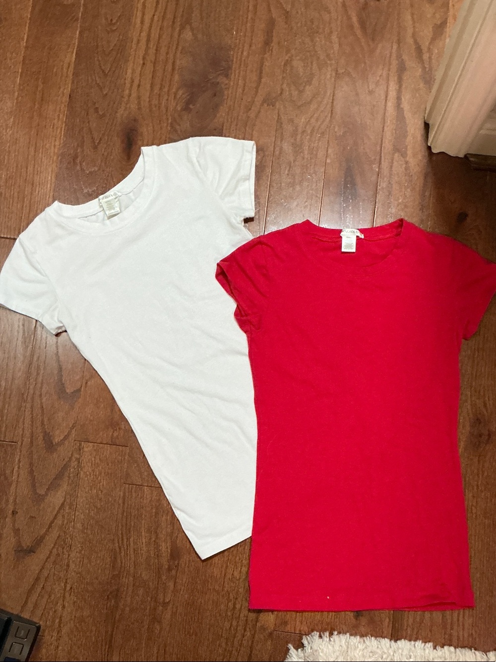 Bozzolo BUNDLE OF 2 White and Red Short Sleeve Crewneck Tees